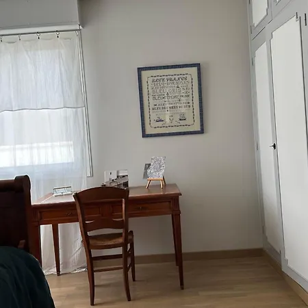 House 4 With Garden In * 居让梅斯特拉